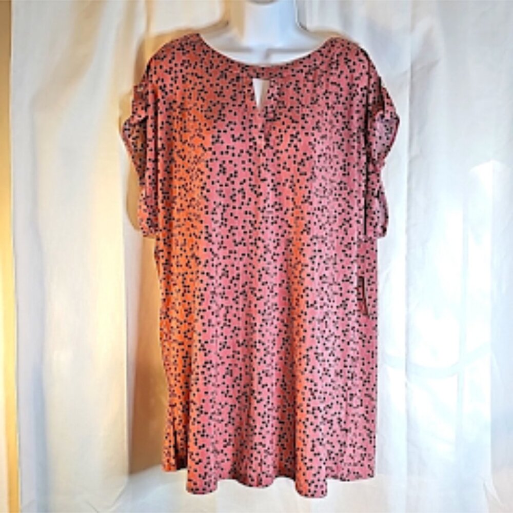 {Plus Size} New w/Tag~ CURE Mauve Pink Blouse~ Dot Pattern~ 3X (C23)